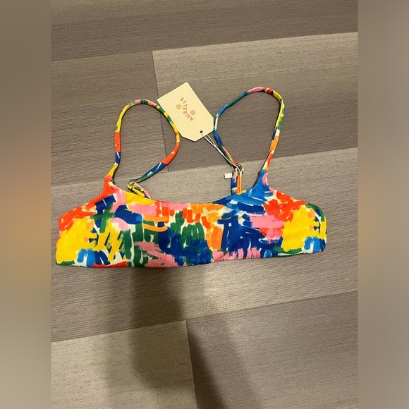 5 Aurelle Bikini Sets and 1 Bikini Top - Picture 6 of 6